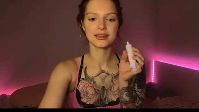 Explore our live girls sluts from our Custom and Multi clubs and checkout exclusive access to highly interactive content, such as shape, hair, titties, pussy type and many more.
