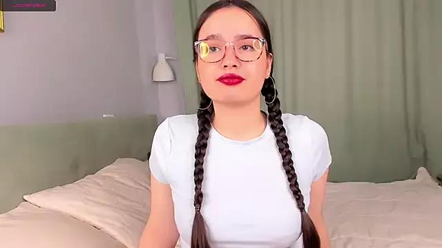 WildaBisom from StripChat is Freechat