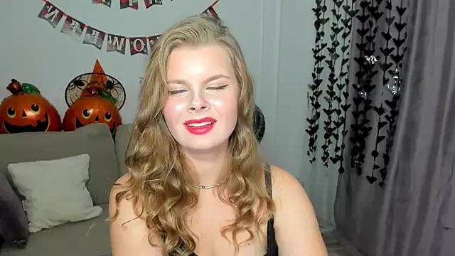 WildeDesiree from StripChat is Freechat