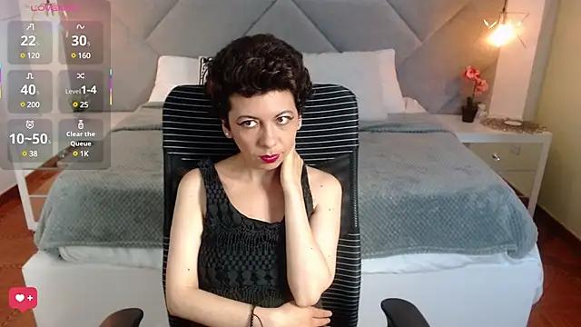 Explore our live girls sluts from our Custom and Multi clubs and checkout exclusive access to highly interactive content, such as shape, hair, titties, pussy type and many more.