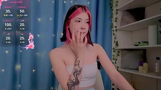Winaria from StripChat is Freechat