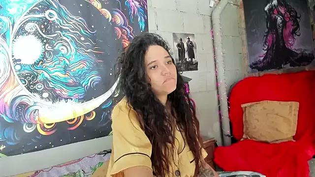 Explore our live girls sluts from our Custom and Multi clubs and checkout exclusive access to highly interactive content, such as shape, hair, titties, pussy type and many more.