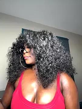 WomanNextdoor1 webcams show profile image 