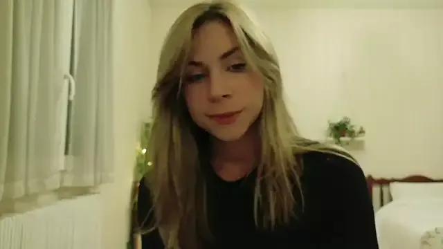 wonderalice31 from StripChat is Freechat