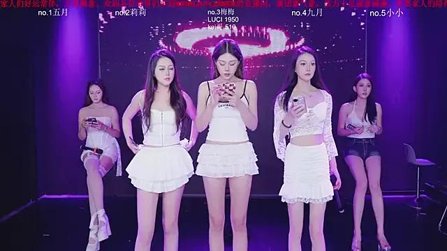 Explore our live girls sluts from our Custom and Multi clubs and checkout exclusive access to highly interactive content, such as shape, hair, titties, pussy type and many more.