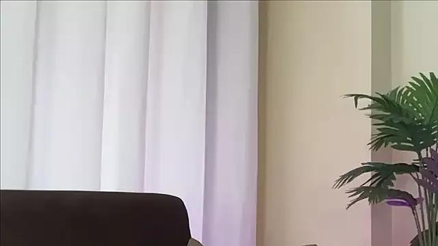 Wow-nisha from StripChat