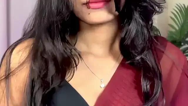 Wow-nisha from StripChat