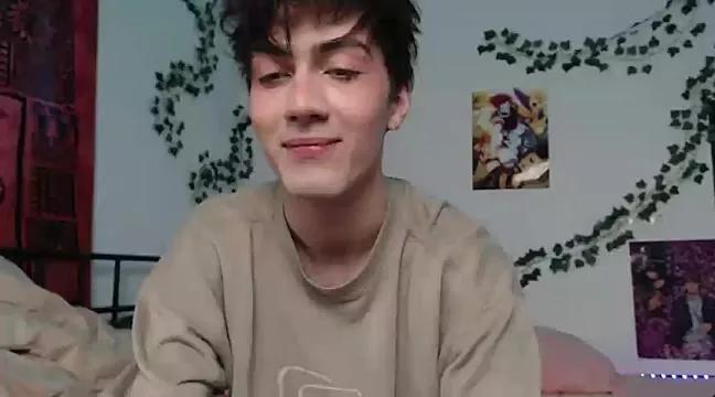 wow_lover1 from StripChat