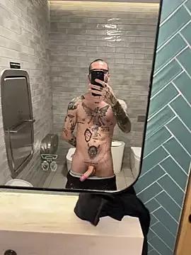 xAaronx9095 from StripChat
