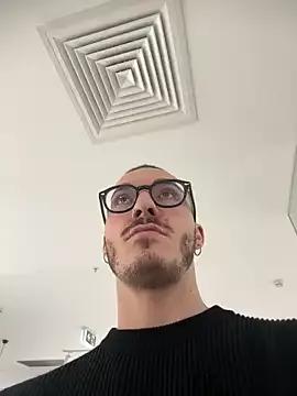 xAaronx9095 from StripChat is Freechat
