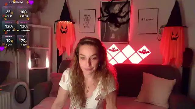 Explore our live girls sluts from our Custom and Multi clubs and checkout exclusive access to highly interactive content, such as shape, hair, titties, pussy type and many more.