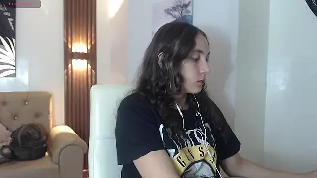Explore our live girls sluts from our Custom and Multi clubs and checkout exclusive access to highly interactive content, such as shape, hair, titties, pussy type and many more.