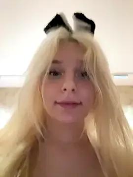 XMelissaX from StripChat is Freechat