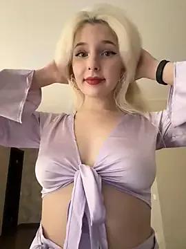 XMelissaX from StripChat is Freechat