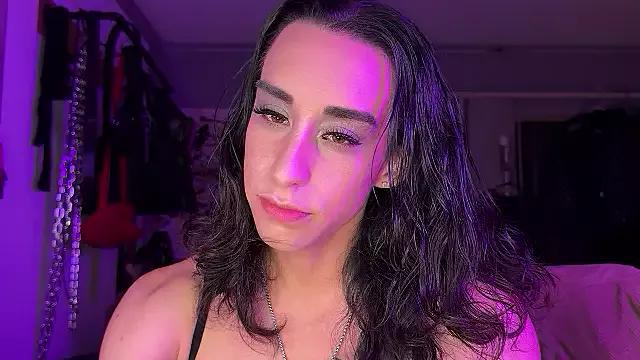 Explore our live girls sluts from our Custom and Multi clubs and checkout exclusive access to highly interactive content, such as shape, hair, titties, pussy type and many more.