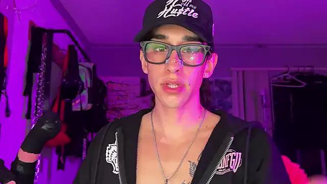 xoFrankie from StripChat is Freechat