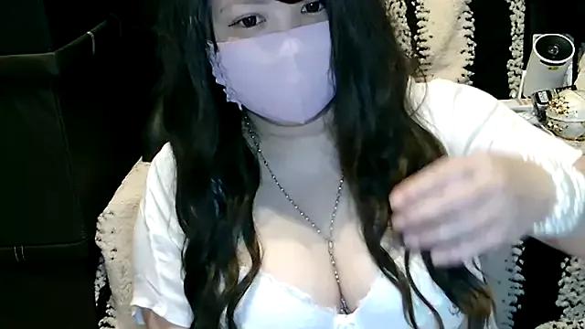xoxLILxMELOxox from StripChat