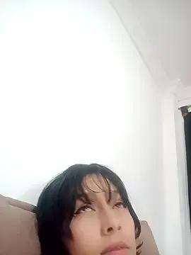 xoxo_milk from StripChat