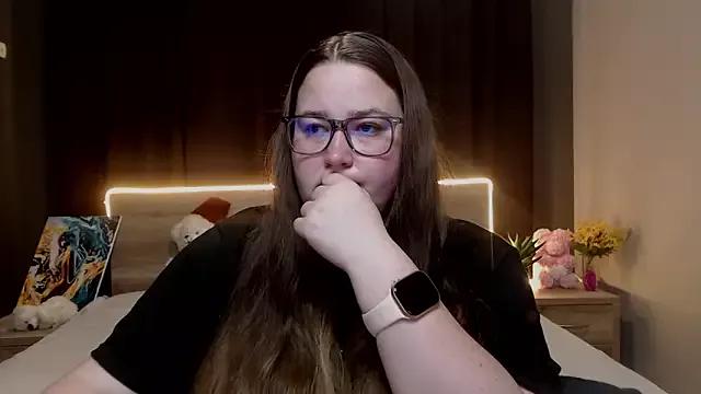 Explore our live girls sluts from our Custom and Multi clubs and checkout exclusive access to highly interactive content, such as shape, hair, titties, pussy type and many more.
