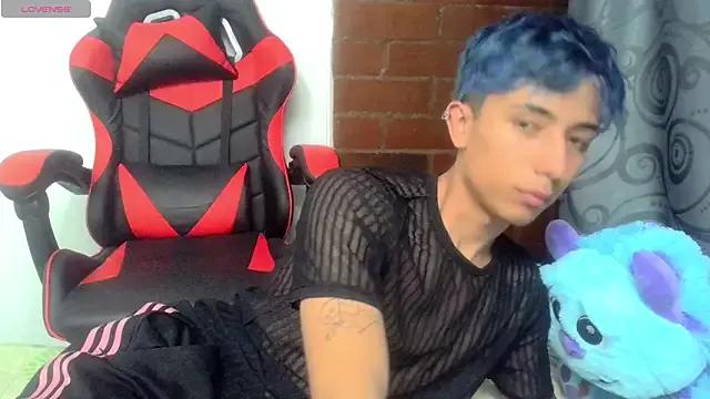 XxAaron_EvilxX from StripChat
