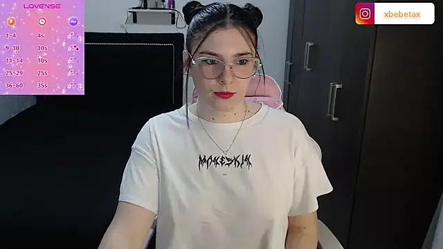 xxbbtaa from StripChat