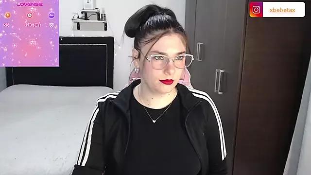 xxbbtaa from StripChat