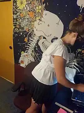 xXKnifeRiderXx from StripChat