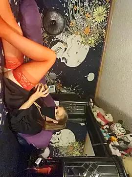 xXKnifeRiderXx from StripChat