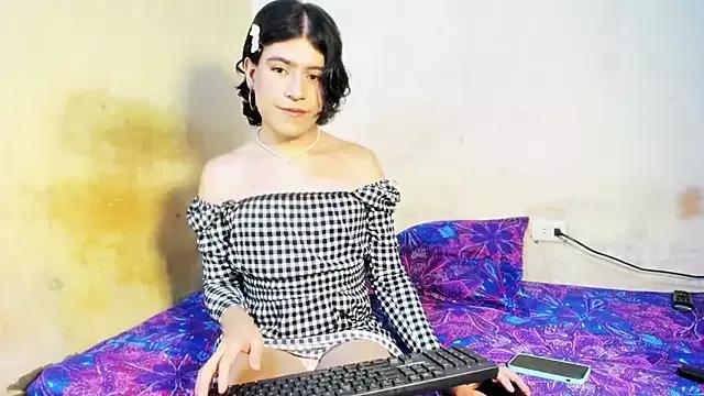 xxxEmmaxx from StripChat