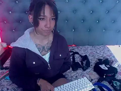 XxxReinaSexyBodyxxX777 from StripChat