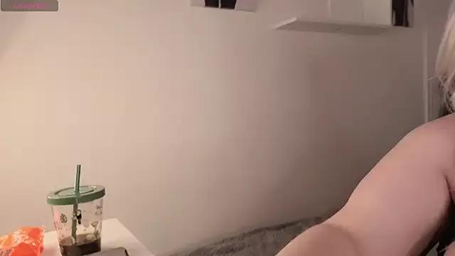 Yammymommy webcams show profile image 