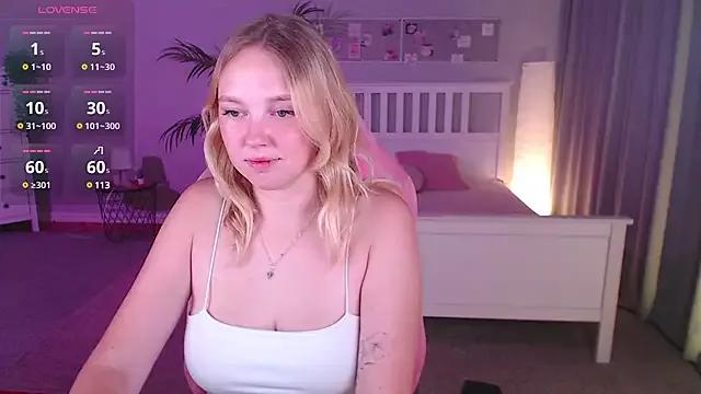 Yara_Shahidi webcams show profile image 