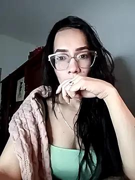 YaraDuarte from StripChat is Freechat