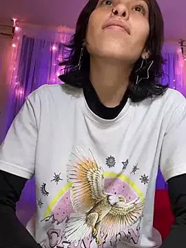 YaraLeon from StripChat