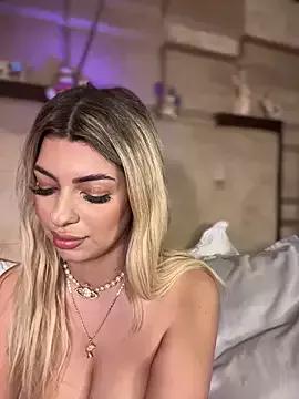 YaraMoon_ from StripChat