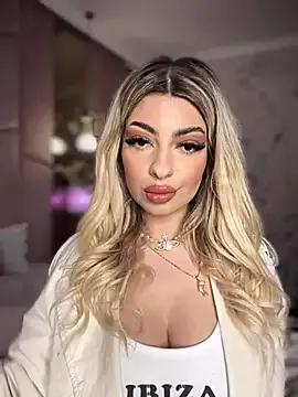YaraMoon_ from StripChat