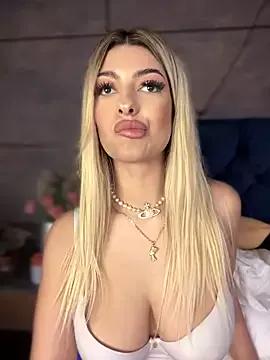 Explore our live girls sluts from our Custom and Multi clubs and checkout exclusive access to highly interactive content, such as shape, hair, titties, pussy type and many more.