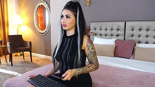 Explore our live girls sluts from our Custom and Multi clubs and checkout exclusive access to highly interactive content, such as shape, hair, titties, pussy type and many more.