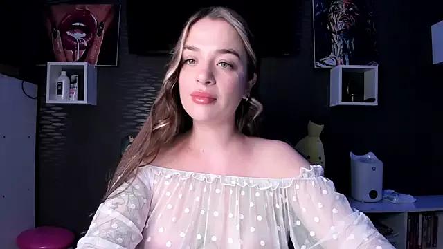 Explore our live girls sluts from our Custom and Multi clubs and checkout exclusive access to highly interactive content, such as shape, hair, titties, pussy type and many more.