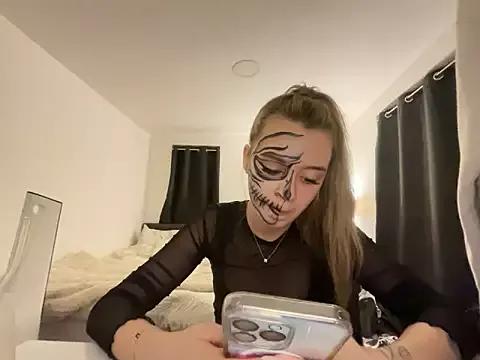 YasmineLace from StripChat is Freechat