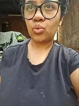 YasminMeyerHotBR from StripChat is Freechat