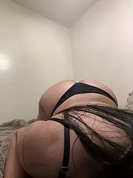 YaYa_Thickkii from StripChat