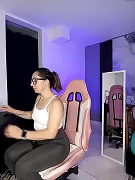 Yelena03 from StripChat