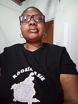 YELLOW_BONE from StripChat