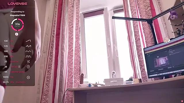 Yes_senia from StripChat is Freechat