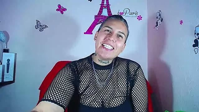 Yessi_rousse from StripChat