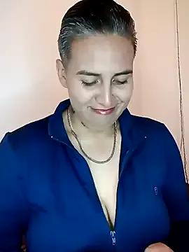Yessi_rousse from StripChat