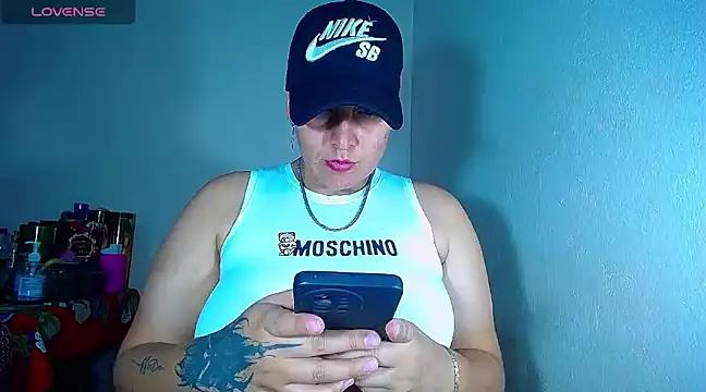 Yessi_rousse from StripChat