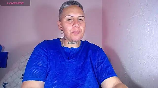 Yessi_rousse from StripChat