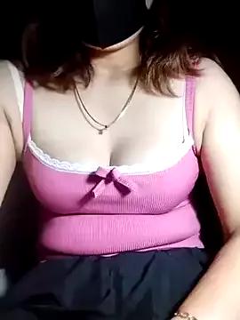 YiyinLy webcams show profile image 